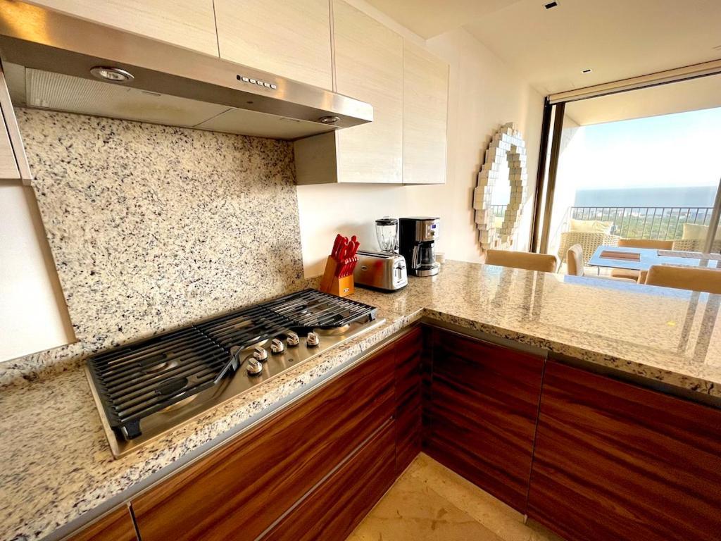 Exclusive Solaria Arch View Penthouse With Jacuzzi Apartment El Pueblito  Bagian luar foto